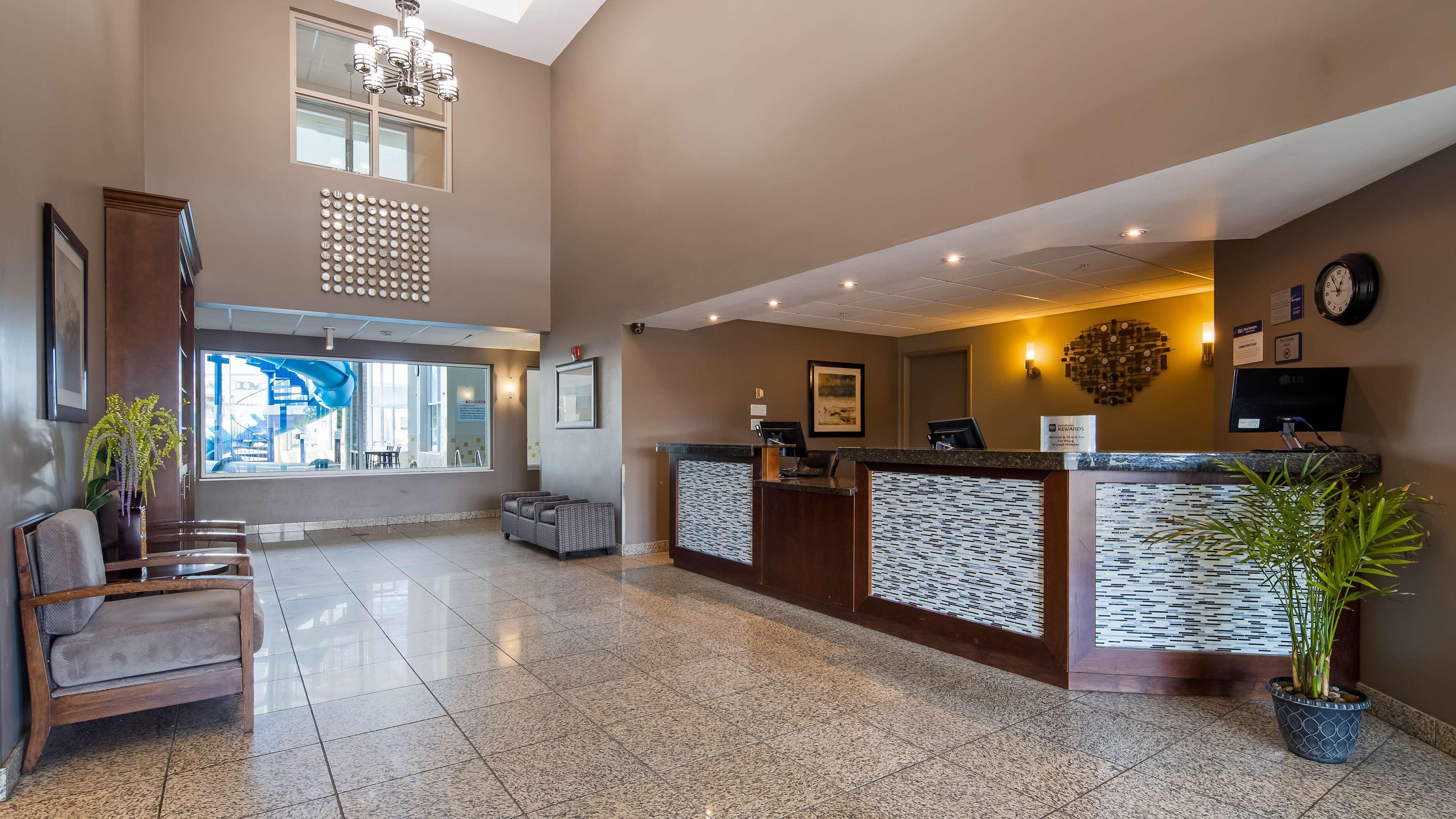 Best Western Plus Brandon Inn Bagian luar foto