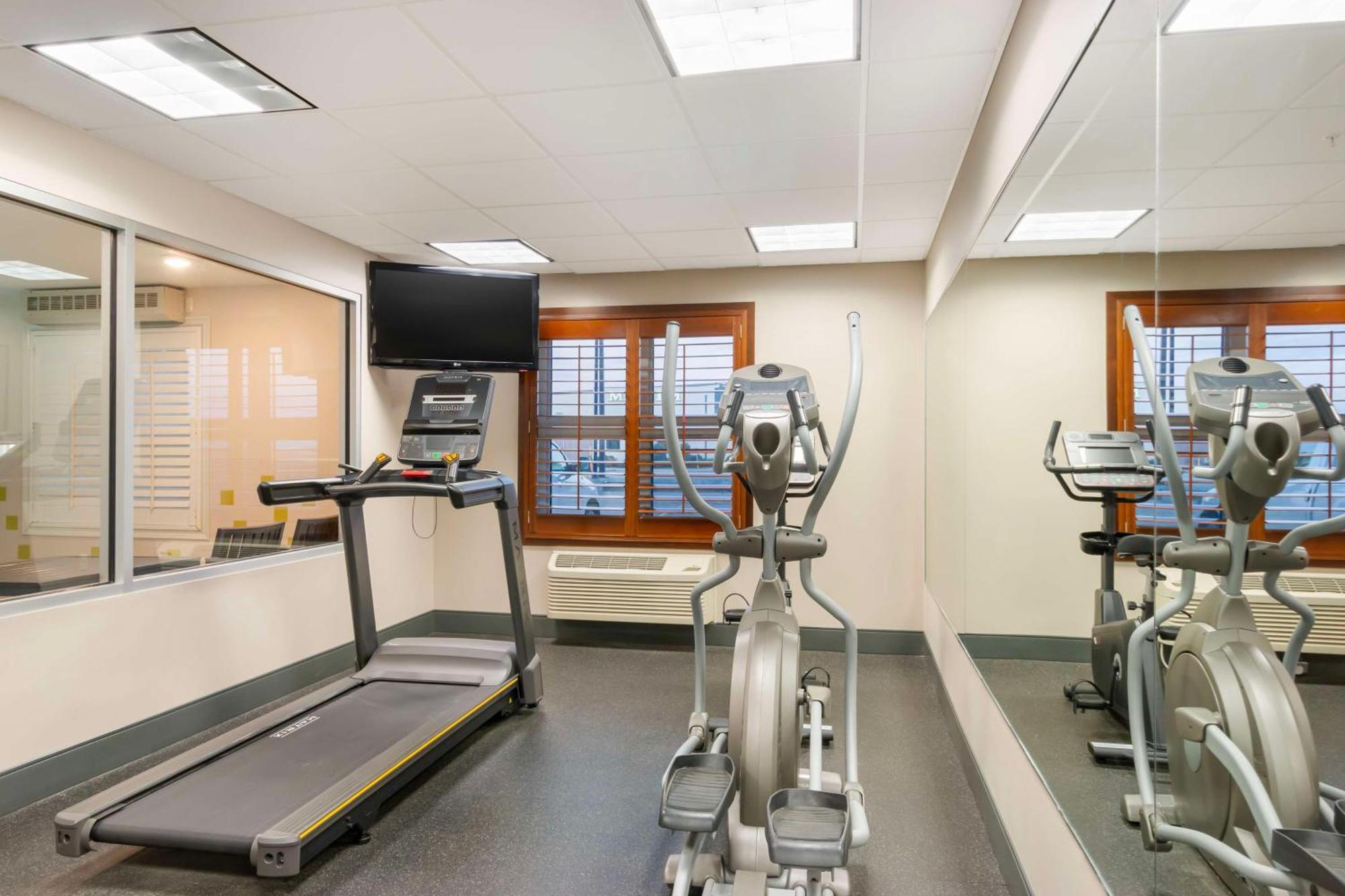 Best Western Plus Brandon Inn Bagian luar foto