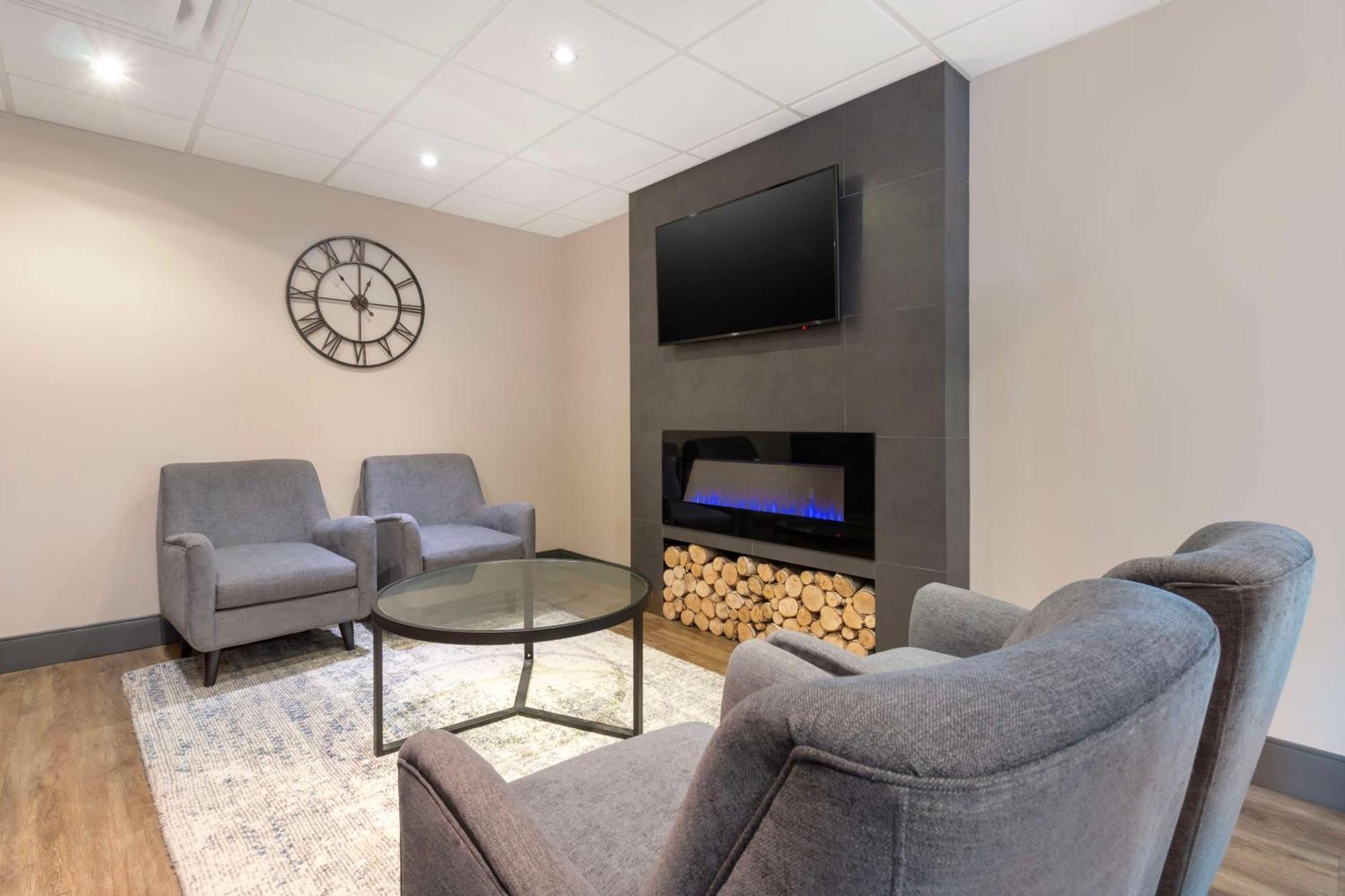 Best Western Plus Brandon Inn Bagian luar foto