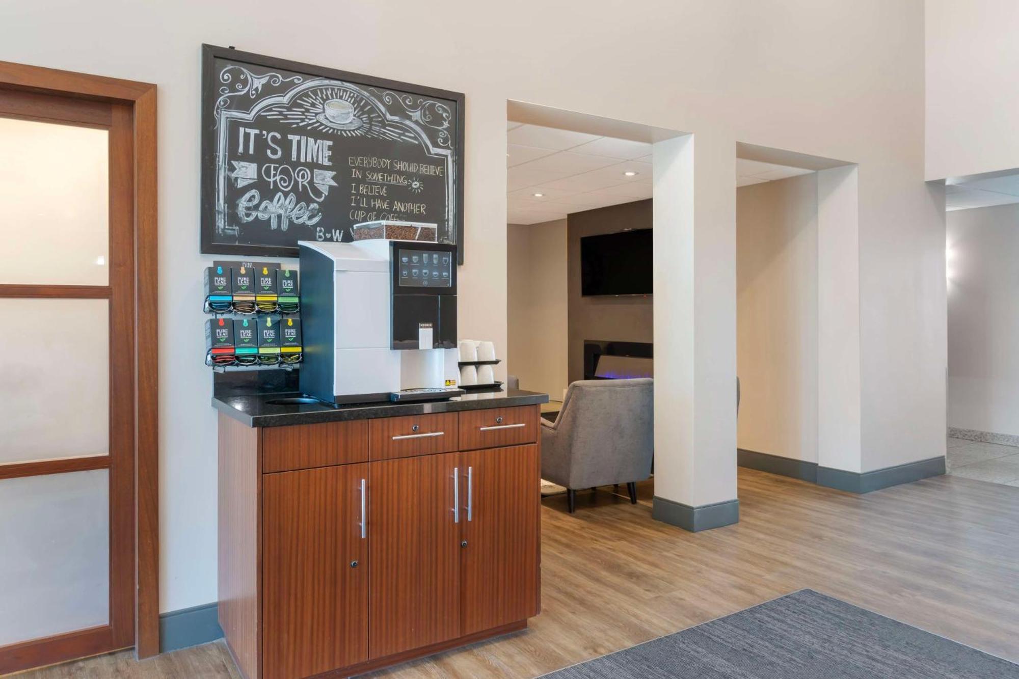 Best Western Plus Brandon Inn Bagian luar foto
